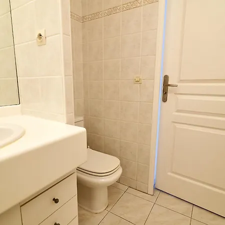 Lägenhet Les Rives Latines-4 By Interhome Fréjus