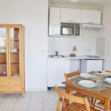 Les Rives Latines-4 By Interhome