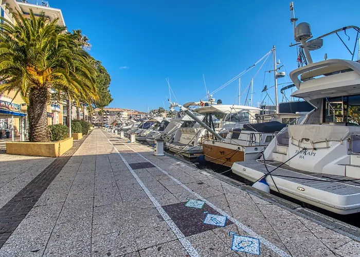 Daire Les Rives Latines-4 By Interhome Fréjus