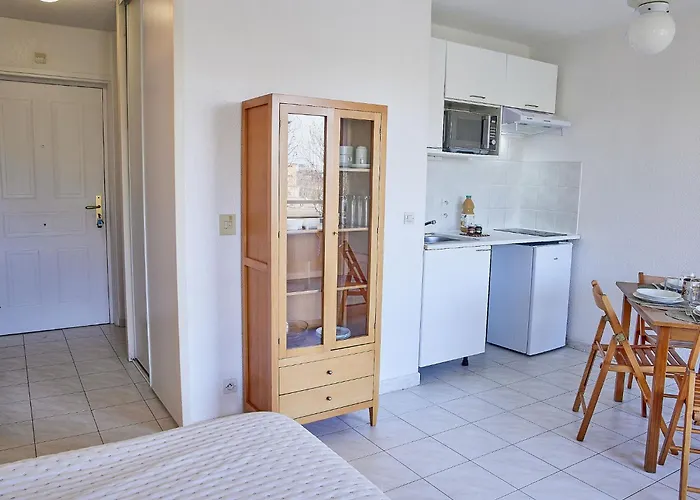 Les Rives Latines-4 By Interhome Daire *